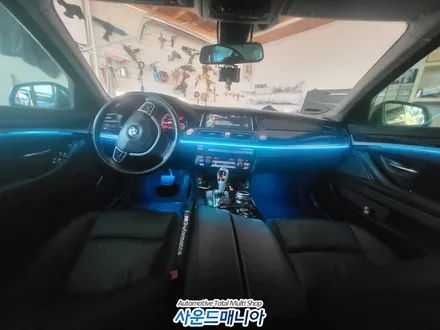 BMW 520d  F10  DMX 엠비언트 라이트를 비노출로 장착해보니 환상적이야 :) / 울산, 경남