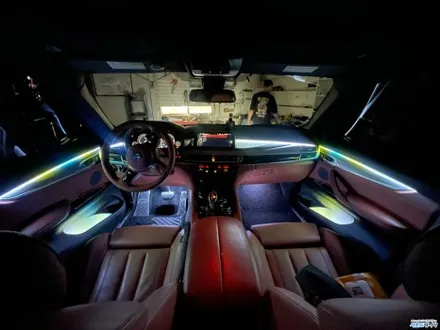 BMW X6 f16  카식스 에이비클 무빙 엠비언트 시공으로 실내 분위기 업그레이드