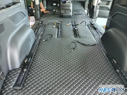 현대 스타리아 바닥모노륨 차박 3열 연장작업 전문간 울산 사운드매니아 / 울산, 경남