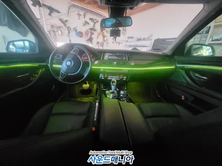 BMW 520d  F10  DMX 엠비언트 라이트를 비노출로 장착해보니 환상적이야 :) / 울산, 경남