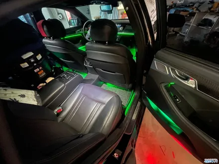 울산 DMX 엠비언트 제네시스G80 스포츠에 순정스럽게 비노출로 매립 / 울산, 경남