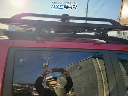 렉스턴 스포츠 루프 짐받이 캐리어와  전동 사이드스텝 장착 / 울산, 경남