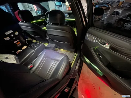 울산 DMX 엠비언트 제네시스G80 스포츠에 순정스럽게 비노출로 매립 / 울산, 경남