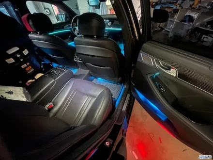 울산 DMX 엠비언트 제네시스G80 스포츠에 순정스럽게 비노출로 매립 / 울산, 경남