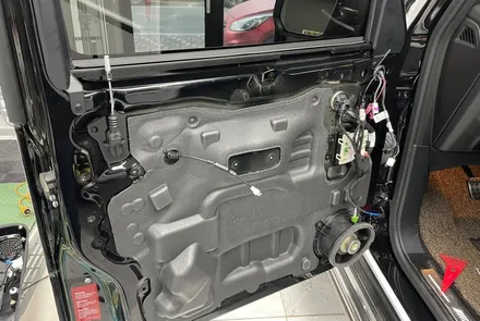 경기도 시흥 지바겐 브라부스(BRABUS) 올 튜닝 사틴화이트로 전체 랩핑 / 시흥시 월곶동