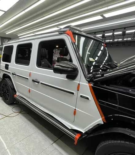 경기도 시흥 지바겐 브라부스(BRABUS) 올 튜닝 사틴화이트로 전체 랩핑 / 시흥시 월곶동