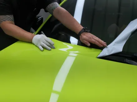 ■시흥 자동차랩핑으로 BMW 1시리즈 전체 랩핑으로 완벽 변신(feat. Avery Gloss Lime Green)■ / 시흥시 월곶동