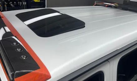 경기도 시흥 지바겐 브라부스(BRABUS) 올 튜닝 사틴화이트로 전체 랩핑 / 시흥시 월곶동