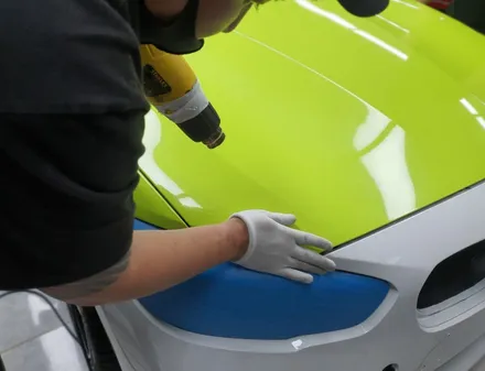 ■시흥 자동차랩핑으로 BMW 1시리즈 전체 랩핑으로 완벽 변신(feat. Avery Gloss Lime Green)■ / 시흥시 월곶동