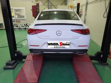 벤츠 cls 400d 쿠페 AMG 크랙수리및 2짝 컷팅 / 동해시 단봉동