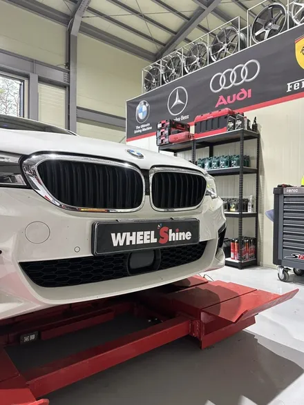 bmw 540i 휠수리후 블랙유광휠도색 강릉휠수리.강릉휠도색 / 동해시 단봉동
