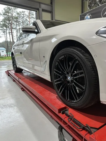 bmw 540i 휠수리후 블랙유광휠도색 강릉휠수리.강릉휠도색 / 동해시 단봉동