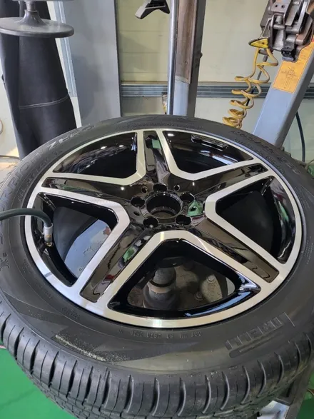 벤츠 GLE350d 20인치휠커스텀 및 캘리퍼도색 동해휠도색,강릉휠도색,삼척휠도색,태백휠도색 / 동해시 단봉동