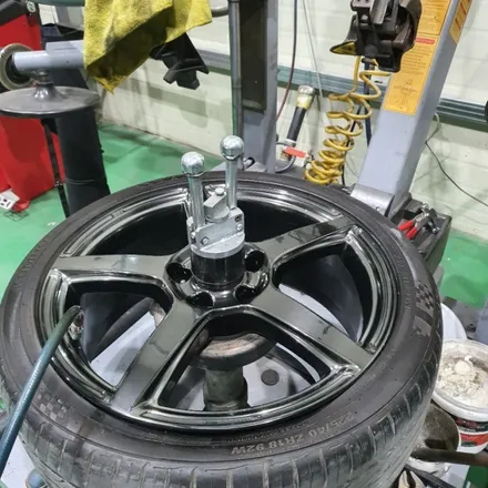 렉서스 gs350 bbs19인치 고스트크롬도색및 캘리퍼 레드색상도색 동해휠도색,삼척휠도색,강릉휠도색,태백휠도색,속초휠도색,울진휠도색 / 동해시 단봉동