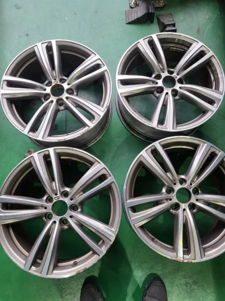 BMW 428i 컨버터블 19인치 휠수리후하이퍼블랙도색 동해휠복원,강릉휠복원,삼척휠복원,태백휠복원,울진휠복원 / 동해시 단봉동