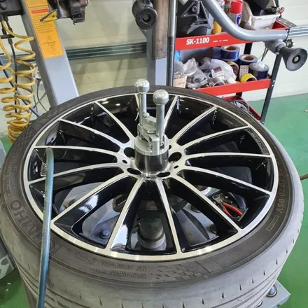 벤츠cls400d 20인치 다이아컷팅휠수리 동해휠수리,삼척휠수리,강릉휠수리,태백휠수리,울진휠수리 / 동해시 단봉동