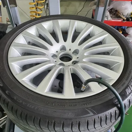 bmw 730d 휠복원 동해휠도색,삼척휠도색,강릉휠도색,태백휠도색,울진휠도색 / 동해시 단봉동