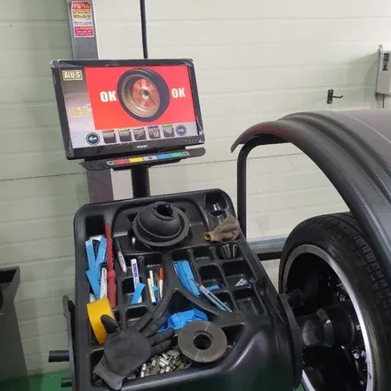 BMW 420d 플팁제거후 블랙유광 휠도색 동해휠수리,삼척휠수리,강릉휠수리,태백휠수리,울진휠수리 / 동해시 단봉동