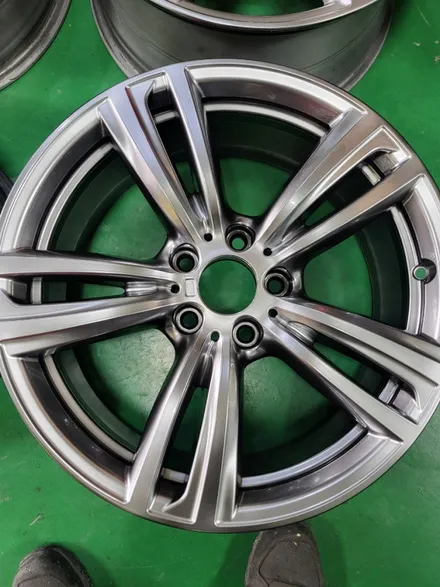 BMW 428i 컨버터블 19인치 휠수리후하이퍼블랙도색 동해휠복원,강릉휠복원,삼척휠복원,태백휠복원,울진휠복원 / 동해시 단봉동