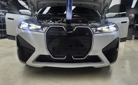 부천 순수전기차 BMW iX 아이코닉 글로우 & M70 그릴 교체 작업 / 경기 김포