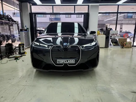 BMW iX M60의 아이코닉 글로우 & M70 그릴 교체[부천 탑클래스] / 경기 부천