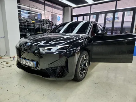 BMW iX M60에 정품 아이코닉 글로우 그릴 장착 가능?! [부천 탑클래스] / 경기 부천