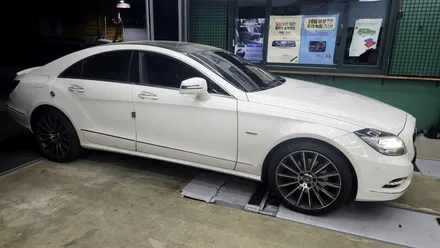 벤츠 W218 CLS 다이아몬드 그릴 교체로 드레스업하기! / 경기 김포