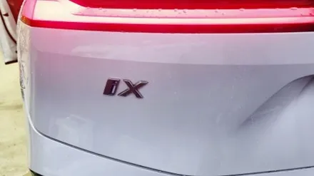 BMW iX의 핫한 작업! 아이코닉 글로우 그릴 교체 작업 가능합니다! / 경기 김포