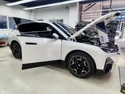 부천 BMW iX M60에 정품 아이코닉 글로우와 M70 스포츠 그릴 설치! / 경기 부천