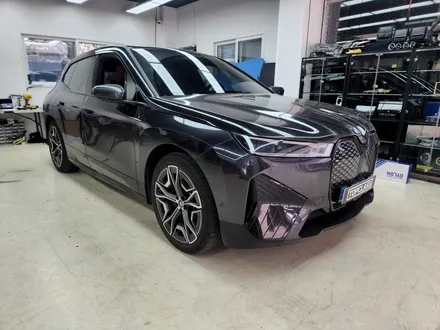 BMW iX M60 순수전기차에 M70 그릴과 아이코닉 글로우  [부천 탑클래스] / 경기 부천