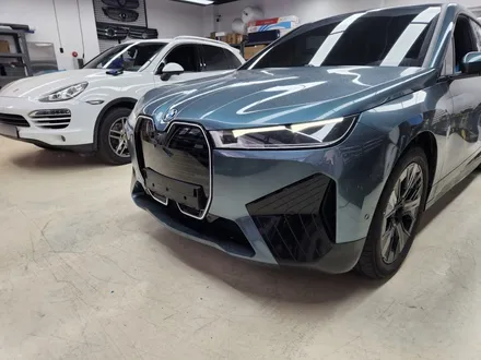 BMW iX M60의 핫한 작업, 아이코닉 글로우+M70 그릴 교체 작업[부천 탑클래스] / 경기 부천