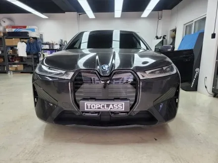 BMW iX M60 순수전기차에 M70 그릴과 아이코닉 글로우  [부천 탑클래스] / 경기 부천
