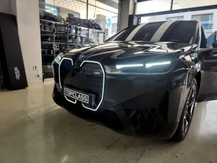 BMW iX M60의 아이코닉 글로우 & M70 그릴 교체[부천 탑클래스] / 경기 부천
