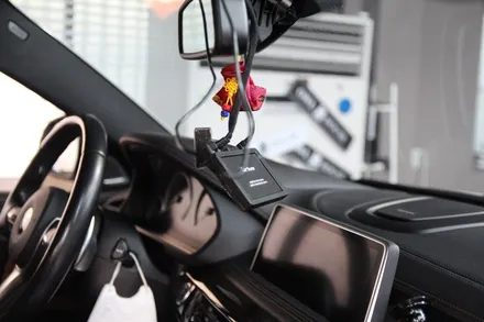 BMW X6 정관 블랙박스 (유라이브 알바트로스6 제품으로 교체해드렸습니다) / 부산, 기장, 양산
