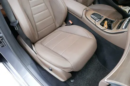 부산시트이염복원 벤츠 E300 가죽시트 이염 복원 / 부산, 기장, 양산
