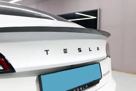 테슬라 모델3 크롬딜리트 (테슬라의 밋밋한부분을 블랙랩핑으로 채워드렸습니다) / 부산, 기장, 양산