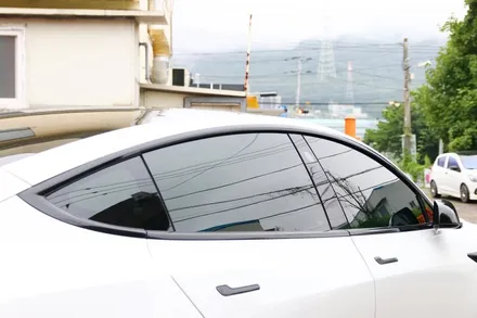 테슬라 모델3 크롬딜리트 (테슬라의 밋밋한부분을 블랙랩핑으로 채워드렸습니다) / 부산, 기장, 양산