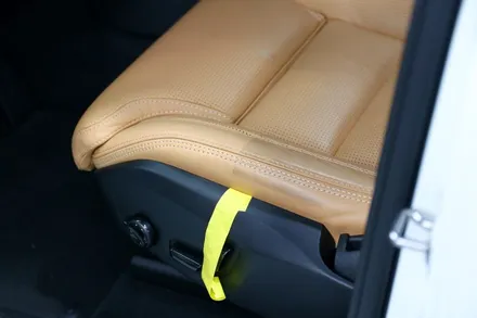 볼보 XC60 야와라 가죽코팅 입히다 (가죽에 때타는게 보기 싫으시죠?) / 부산, 기장, 양산