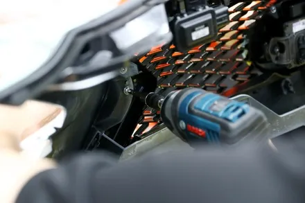 렉서스 신형 ES300h F-SPORT 그릴 장착 (7세대 ES에도 스포츠그릴이 이쁘네요) / 부산, 기장, 양산