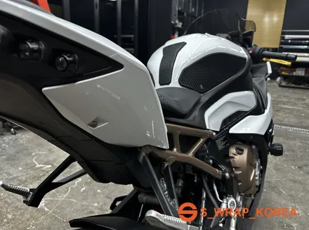 수원랩핑 - BMW S1000rr - 에스랩 탑클래스 필름 전체랩핑 / 영통구 원천동