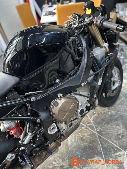 바이크랩핑 - BMW S1000rr - 크롬 랩핑 에스랩필름 시공 / 영통구 원천동