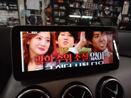 벤츠 B클래스 안드로이드 올인원 네비게이션 매립