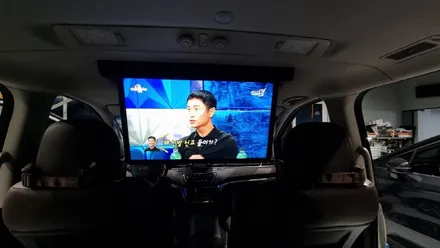 그랜드 스타렉스 천정모니터 차량용 모니터 설치