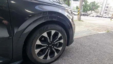 카니발 구형 KIA 엠블럼을 KN 신형 엠블럼으로 교체한 시공 후기