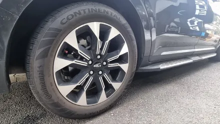 카니발 구형 KIA 엠블럼을 KN 신형 엠블럼으로 교체한 시공 후기