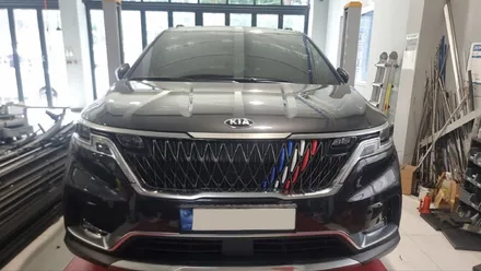 카니발 구형 KIA 엠블럼을 KN 신형 엠블럼으로 교체한 시공 후기