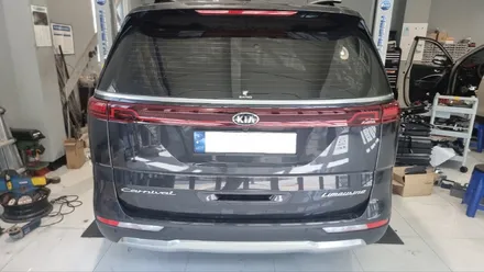 카니발 구형 KIA 엠블럼을 KN 신형 엠블럼으로 교체한 시공 후기