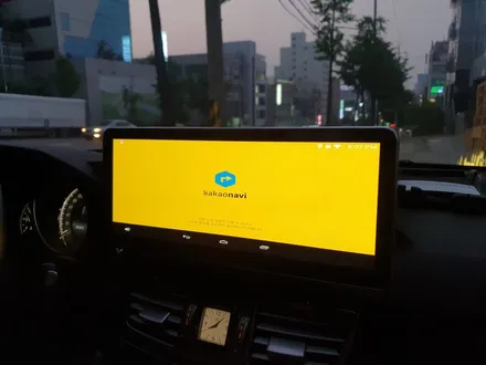 벤츠E클래스 안드로이드 네비게이션 매립