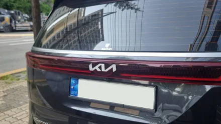 카니발 구형 KIA 엠블럼을 KN 신형 엠블럼으로 교체한 시공 후기