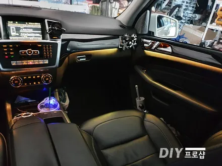 벤츠 ML 350 W166 블루텍 4MATIC 엠비언트 라이트 무드등 가변 RGB 시공 대구 DIY PROSHOP / 대구 남산동